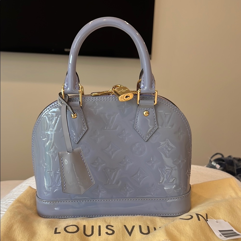 Louis Vuitton Alma BB in Vernis Lilas color Like New
